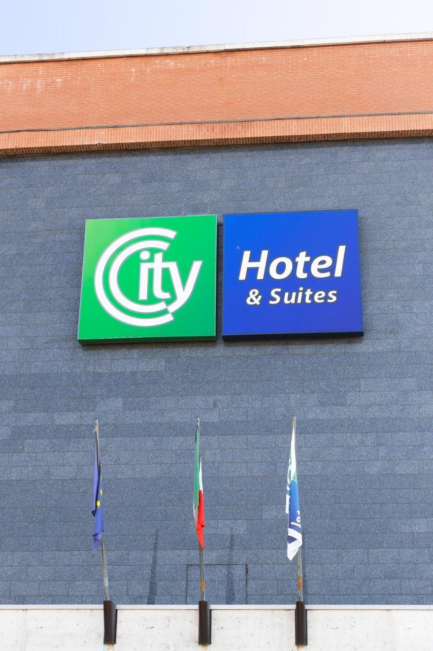 City Hotel & Suites フォリーニョ エクステリア 写真